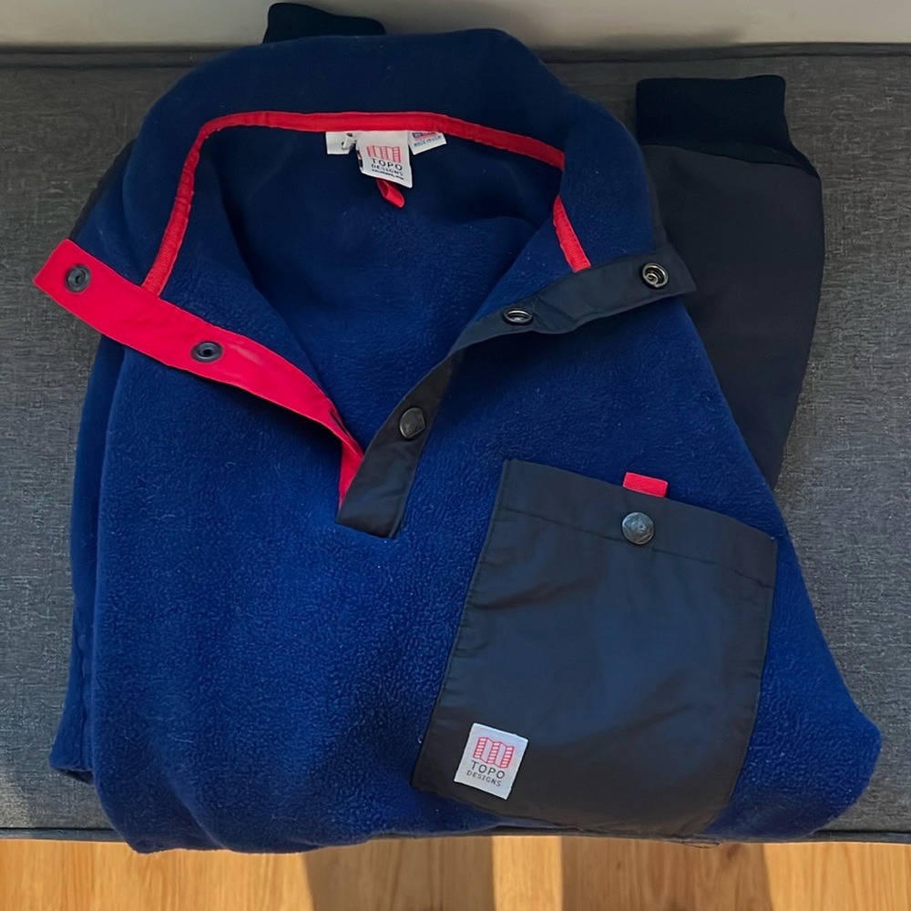 Topo designs women’s small pullover